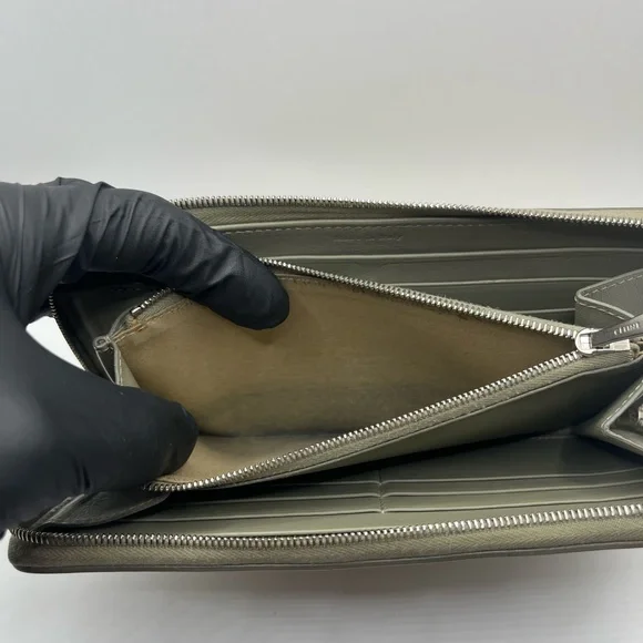 EUC Céline Tan and Pale Green Long Wallet - Picture 12 of 12